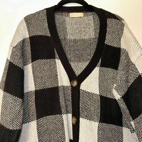 Altar’d State Women’s Black White Plaid Button Cardigan Size Medium - Picture 3 of 12
